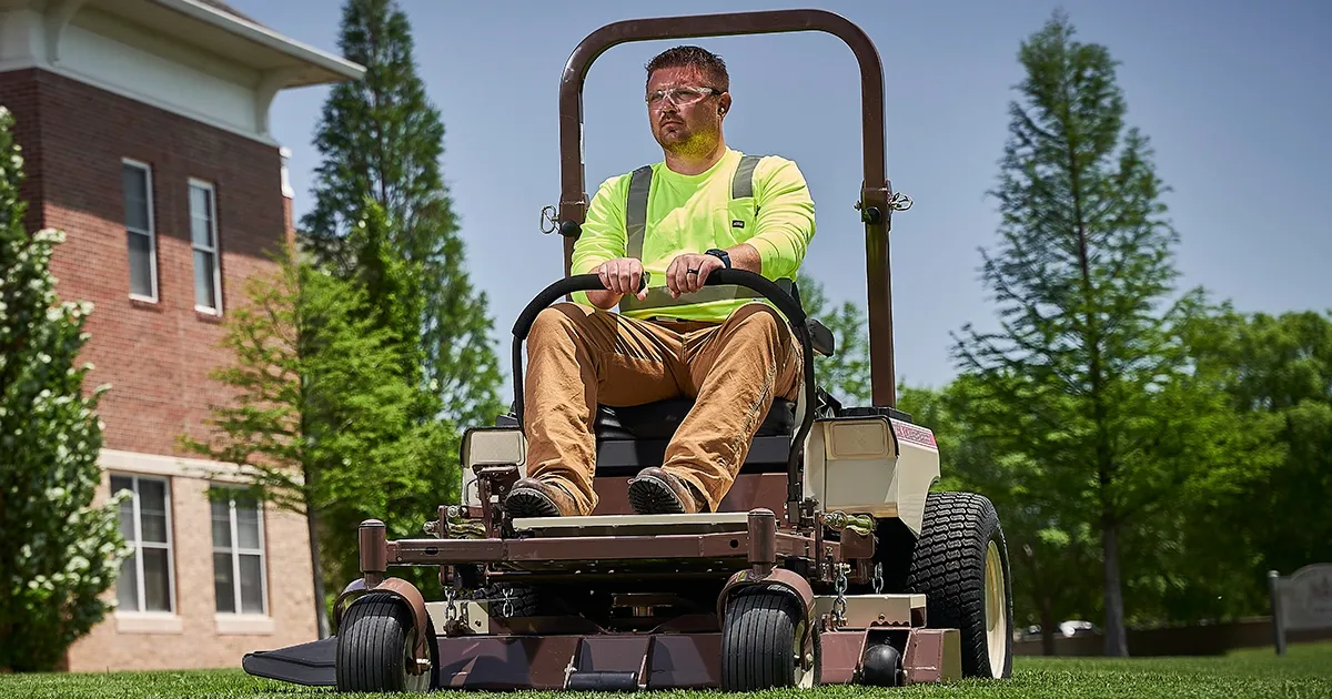 Grasshopper 200 MidMount | Air-Cooled Zero-Turn Mowers